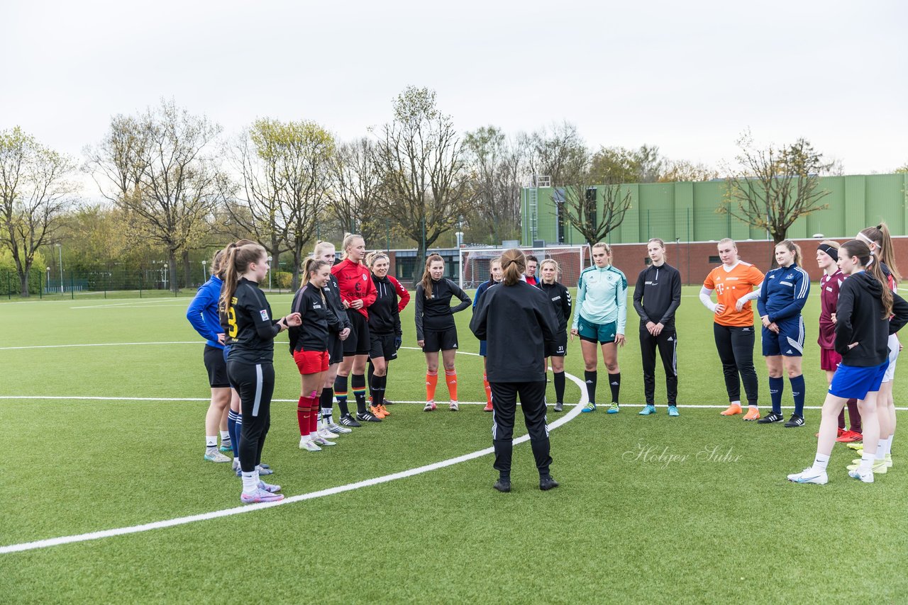 Bild 266 - Co-Trainerin der Frauen Nationalmannschaft Britta Carlson in Wahlstedt